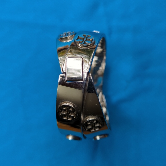 Tory Burch Metal Double-Wrap Logo Bracelet - Picture 6 of 8